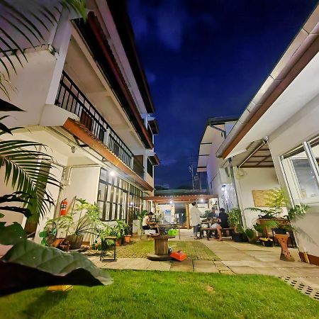 Chiang Mai Gate House Hotell Exteriör bild