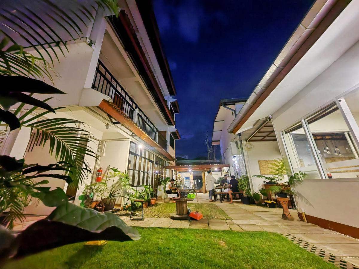 Chiang Mai Gate House Hotell Exteriör bild